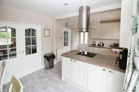 10 Robin Close, Bradford, BD2 2EZ