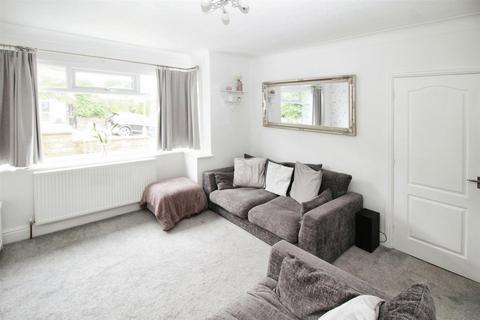 10 Robin Close, Bradford, BD2 2EZ