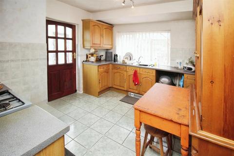 2 bedroom semi-detached bungalow for sale, Derwent Road, Bradford BD2