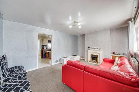 3 bedroom semi-detached house to rent, Stamford Road, Birkdale PR8