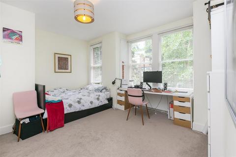 2 bedroom flat to rent, Fielding Road, London