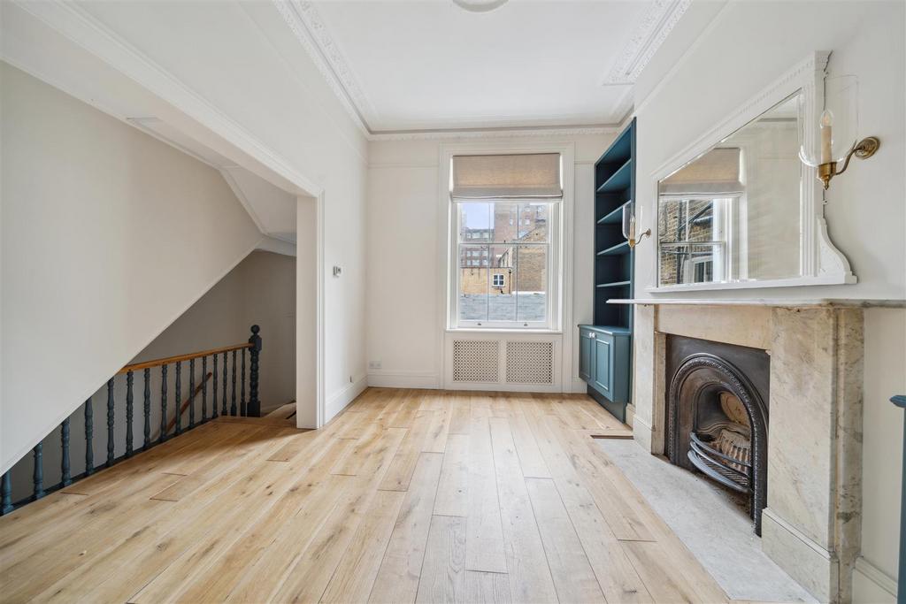 Westcroft Square, W6 - TO LET