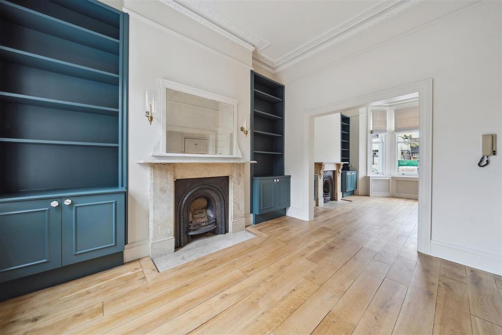 Westcroft Square, W6 - TO LET