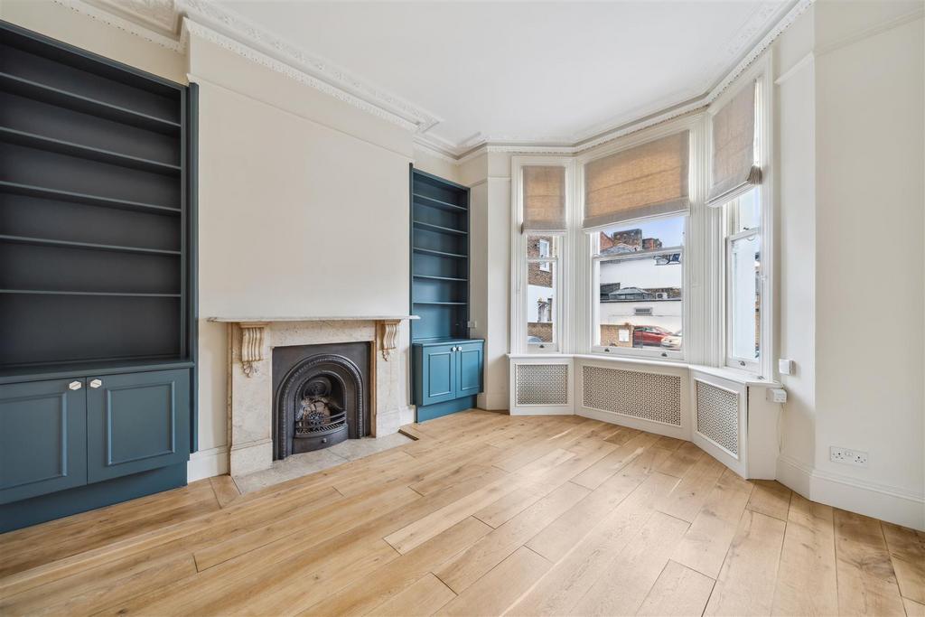 Westcroft Square, W6 - TO LET
