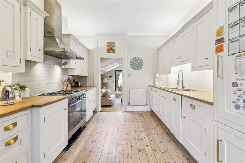 16 Heathfield Gardens, London, W4 4JY