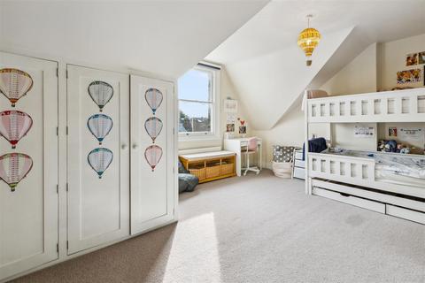 16 Heathfield Gardens, London, W4 4JY