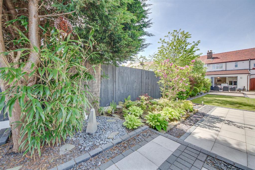 Courtyard / Garden