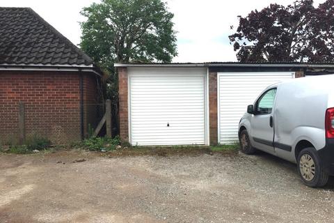 Distribution warehouse to rent, Garage, Rear Of 8 Atherstone Road, Trentham, Stoke-On-Trent, Staffordshire, ST4