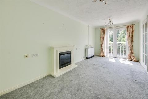 1 bedroom retirement property for sale, Madingley Court, Cambridge Road, Southport PR9