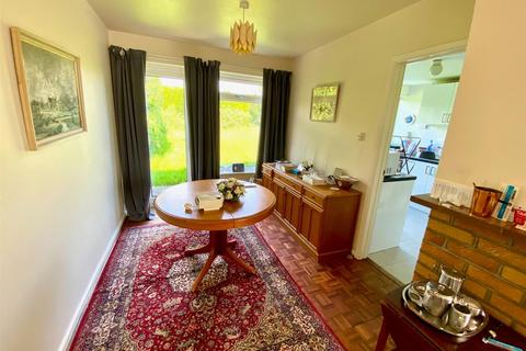 8 Broadwaters Road, Lowestoft, NR33 9HT
