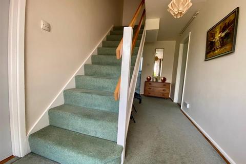 8 Broadwaters Road, Lowestoft, NR33 9HT