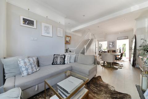 3 bedroom house to rent, Burntwood Lane, SW17