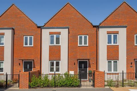 3 bedroom terraced house for sale, Canada Avenue, Farnborough , Hampshire, GU14