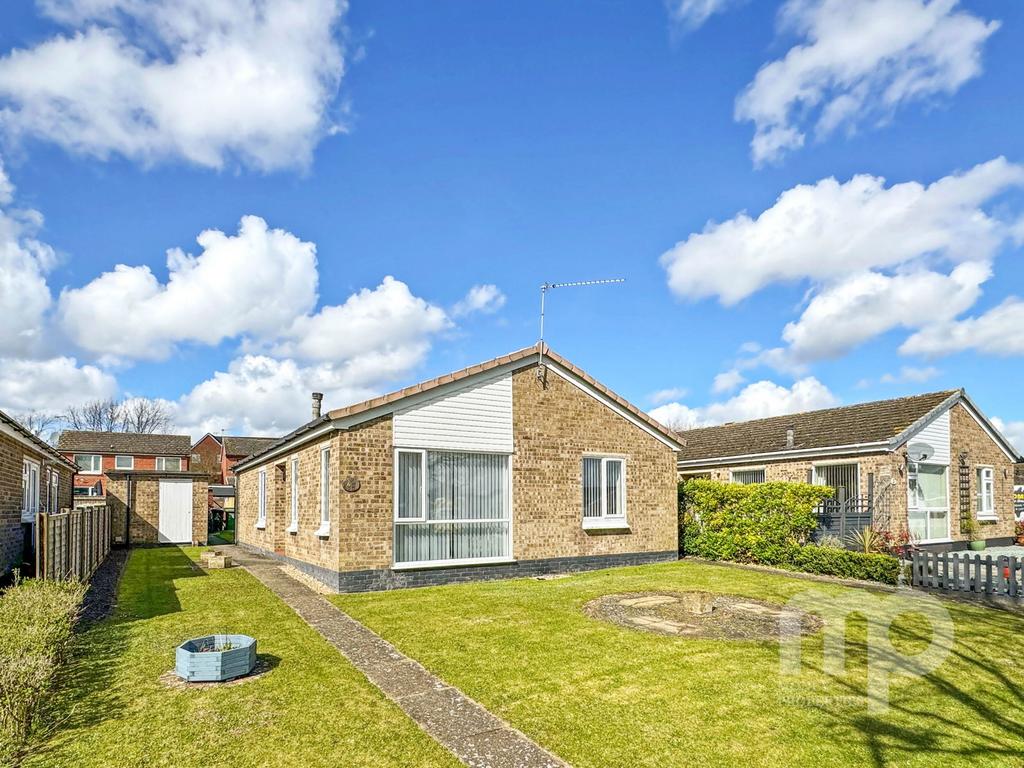 Highlands, Thetford IP24 3 bed detached bungalow for sale £299,000