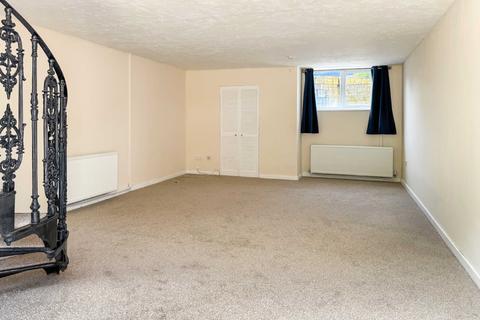 3 bedroom terraced house to rent, 128 Stratton Heights, Cirencester