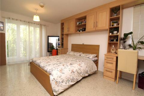 undefined, Burket Close, Southall, UB2
