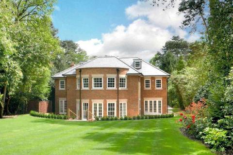 6 bedroom detached house to rent, St Mary's Road, Ascot, SL5 9AY