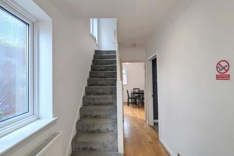 9 The Gardens, Feltham, TW14 9PP