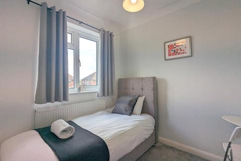 9 The Gardens, Feltham, TW14 9PP
