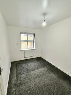 3 bedroom semi-detached house to rent, Churchill Road, Gateshead NE8
