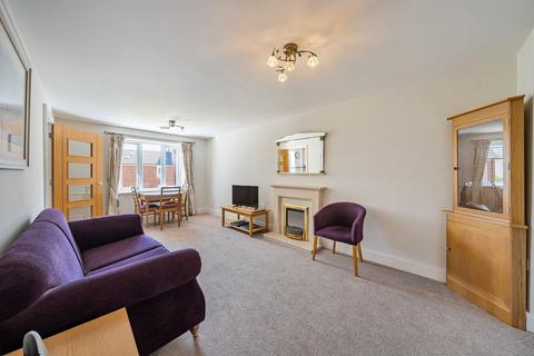 2 bedroom apartment for sale, Ackender Road, Alton, Hampshire, GU34