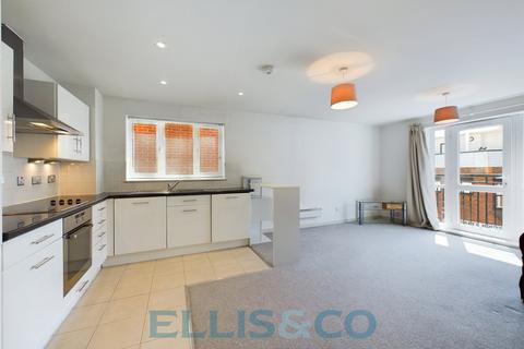2 bedroom apartment to rent, Lyons Crescent, Tonbridge, Kent, TN9