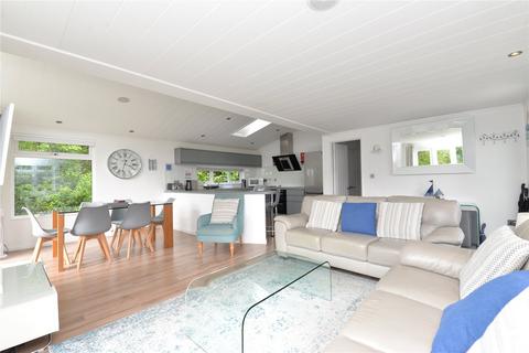 3 bedroom park home for sale, Naish Estate, Christchurch Road, Barton On Sea, New Milton, BH25