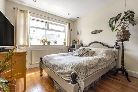15 Lochmere Close, Erith, DA8 1EA