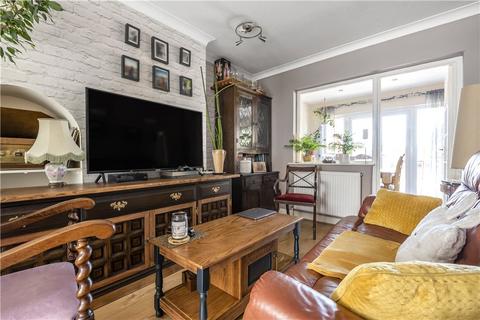 15 Lochmere Close, Erith, DA8 1EA