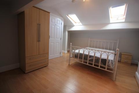 6 bedroom townhouse to rent, Moseley Road , Manchester M14