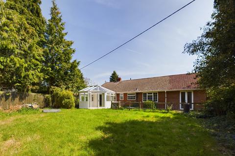 4 bedroom detached bungalow for sale, Broad Halfpenny Lane, Tadley, RG26