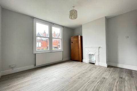 3 bedroom terraced house to rent, De Lacy Mount, Kirkstall, Leeds, LS5