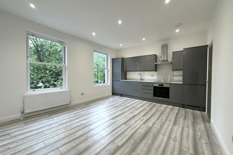3 bedroom maisonette to rent, Trinity Road, Bounds Green, N22