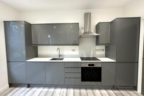 3 bedroom maisonette to rent, Trinity Road, Bounds Green, N22