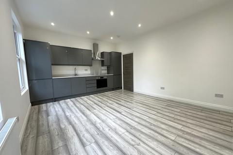3 bedroom maisonette to rent, Trinity Road, Bounds Green, N22