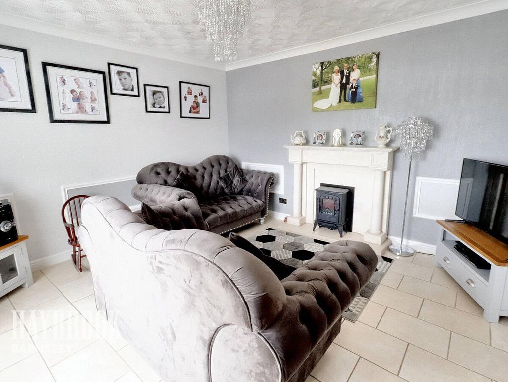 Wingfield Road, Athersley 3 bed semidetached house for sale £170,000