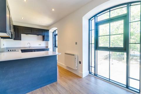 2 bedroom flat to rent, Chapel Street, Rodley, Leeds, West Yorkshire, UK, LS13