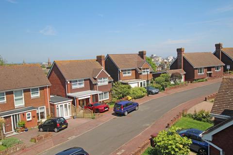 16 Ascot Close, Eastbourne, BN20 7HL