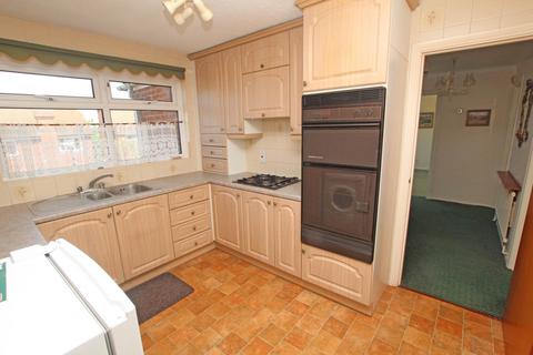 16 Ascot Close, Eastbourne, BN20 7HL