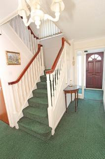 16 Ascot Close, Eastbourne, BN20 7HL