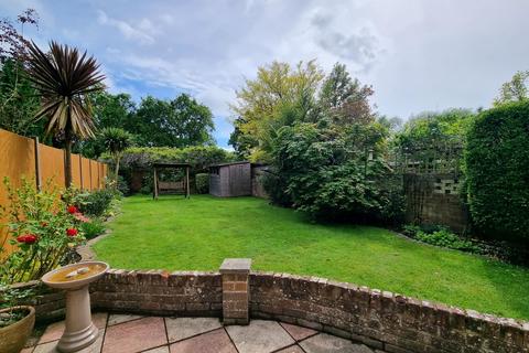 3 bedroom semi-detached house for sale, LONGFIELD AVENUE, FAREHAM (APPROACH VIA MALVERN AVENUE)