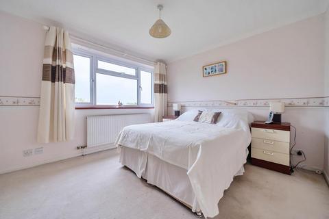 44 Chinnor Road, Thame, OX9 3LR