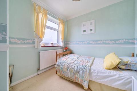 44 Chinnor Road, Thame, OX9 3LR