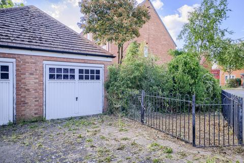4 bedroom semi-detached house for sale, Wordsworth Avenue, Stratford-upon-Avon, CV37