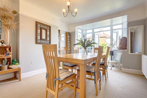 5 bedroom semi-detached house for sale, Thames Drive, Leigh-on-sea, SS9