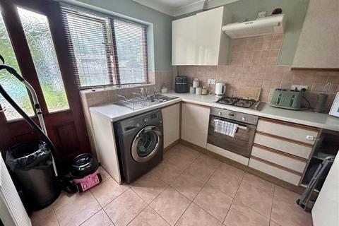 2 bedroom semi-detached house to rent, Yewdale, Skelmersdale WN8
