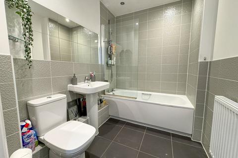 Flat 3, 1 Elvian Close, Reading, RG30 3FN