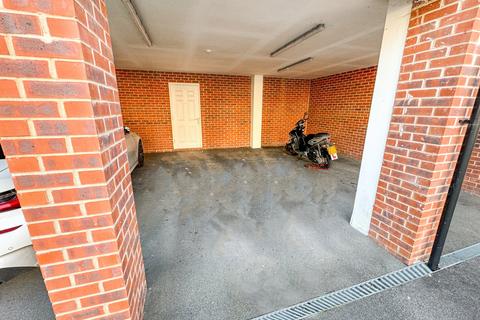 Flat 3, 1 Elvian Close, Reading, RG30 3FN