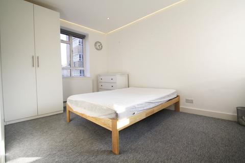2 bedroom flat to rent, Kingswood Estate, London SE21