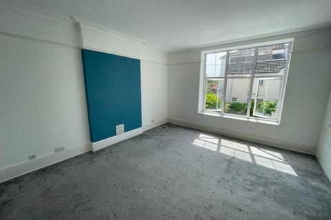 2 bedroom flat to rent, Henleaze Road, Bristol,